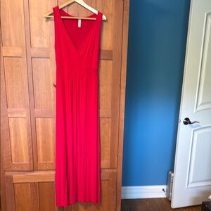 Loveappella Red Sleeveless V-Neck Maxi Dress